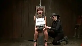 Bağlı Japon köle ağır şekilde cezalandırıldı.